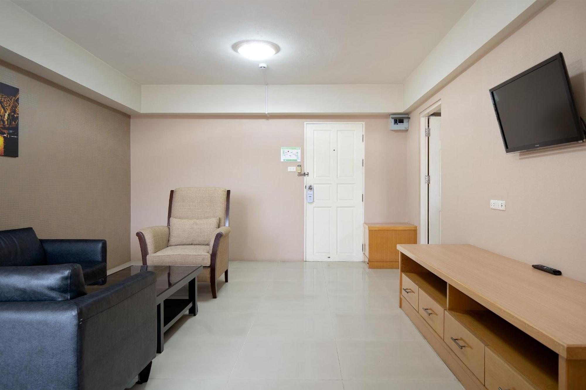 P-Park Hotel Bangkok Bagian luar foto