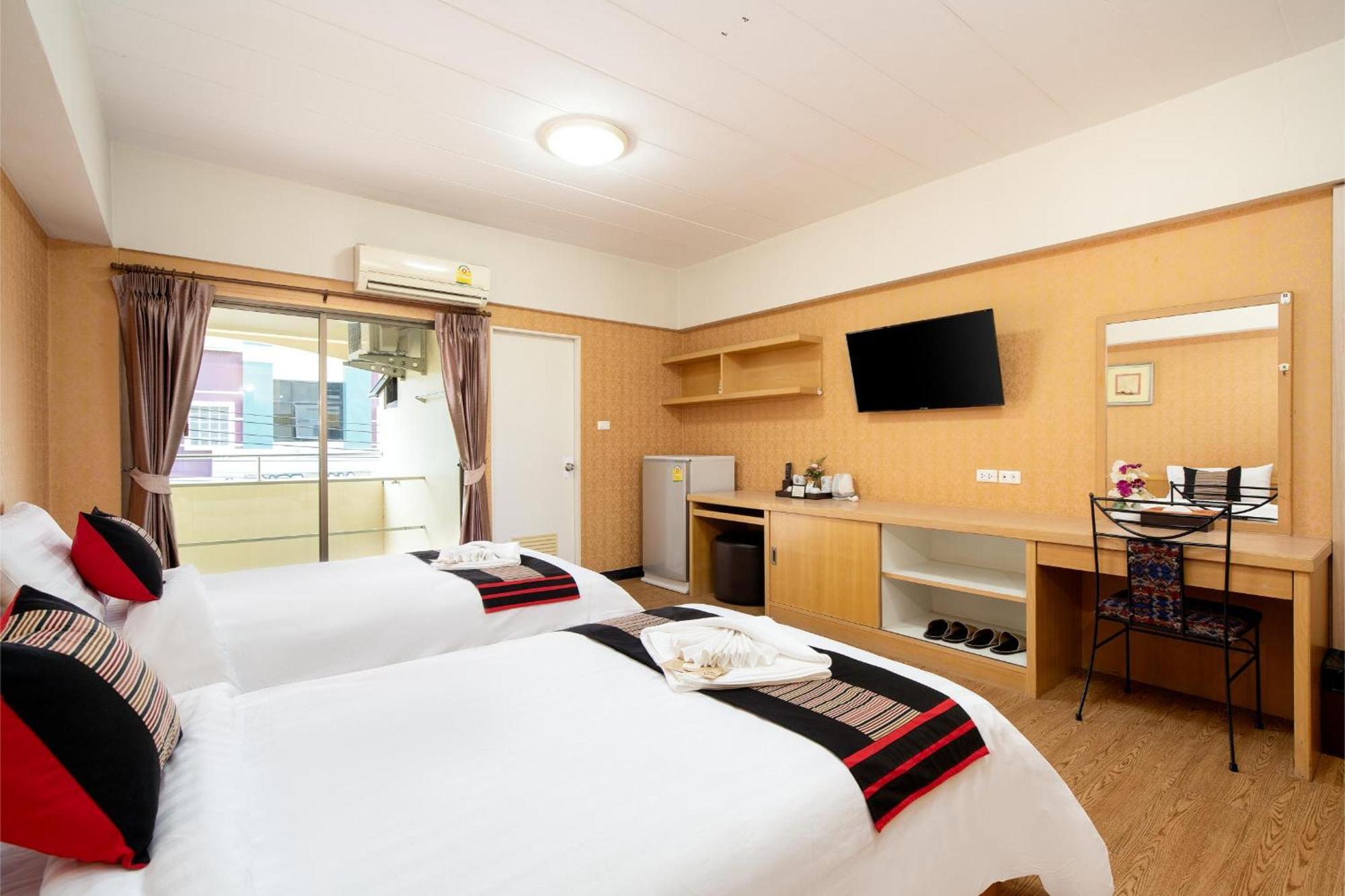 P-Park Hotel Bangkok Bagian luar foto