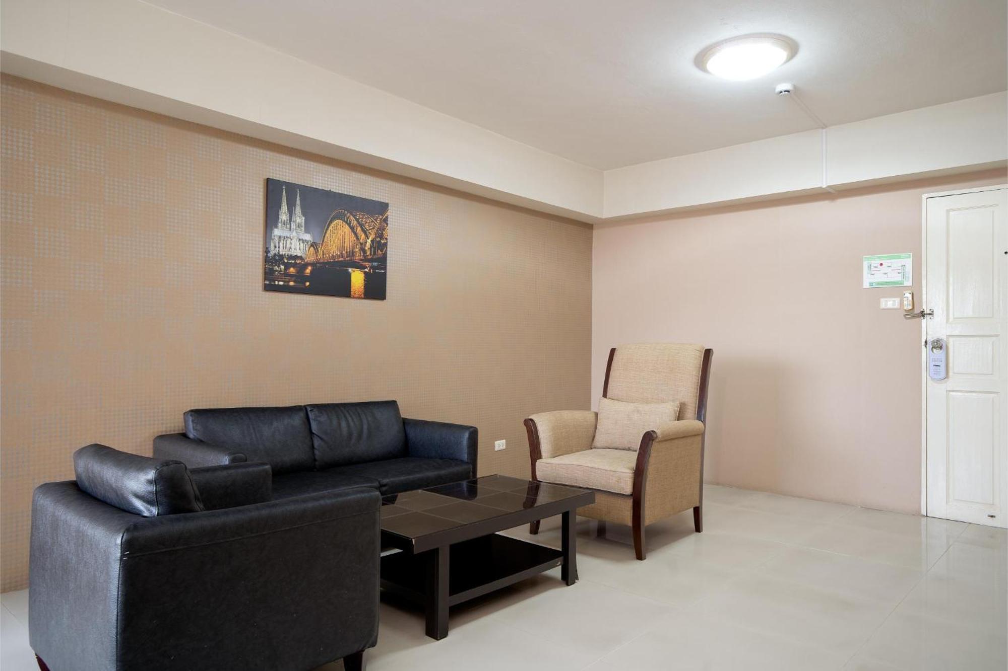 P-Park Hotel Bangkok Bagian luar foto