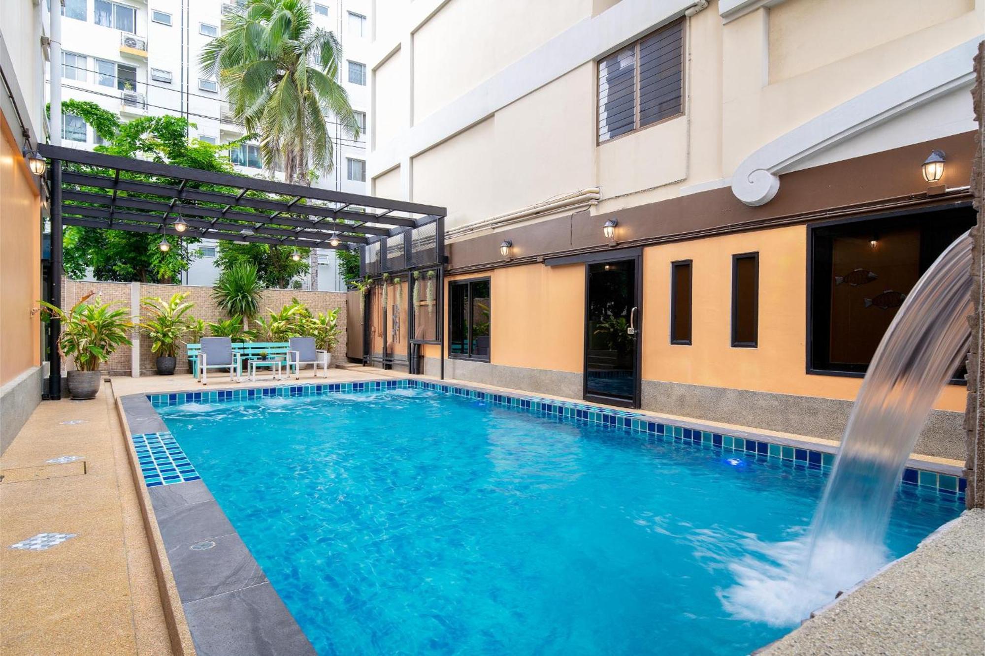 P-Park Hotel Bangkok Bagian luar foto