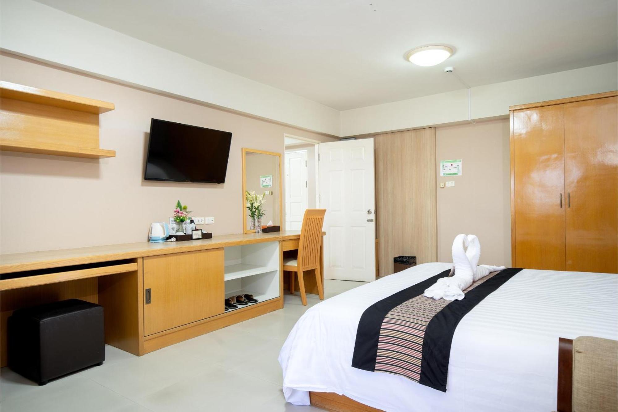P-Park Hotel Bangkok Bagian luar foto
