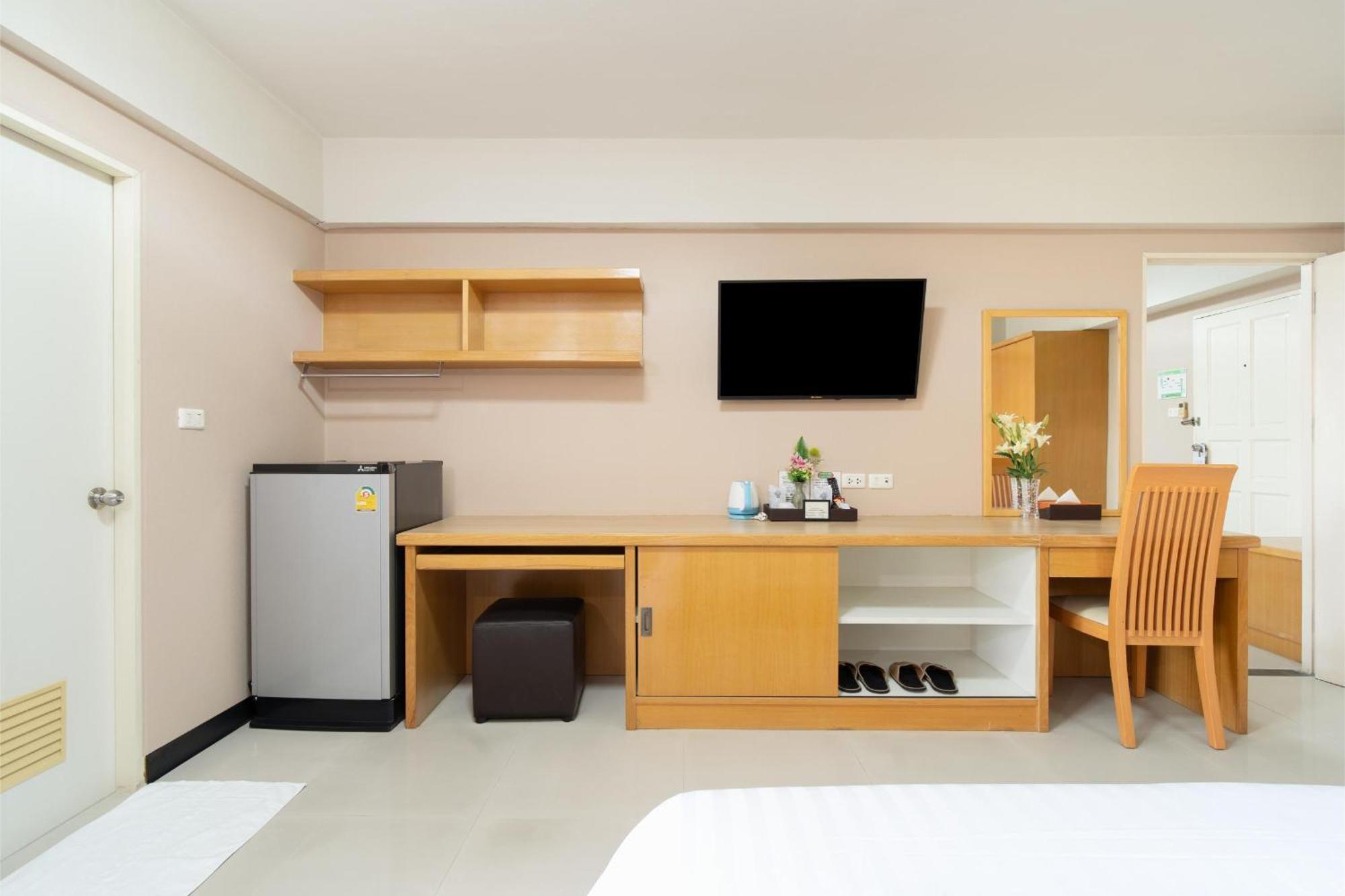 P-Park Hotel Bangkok Bagian luar foto