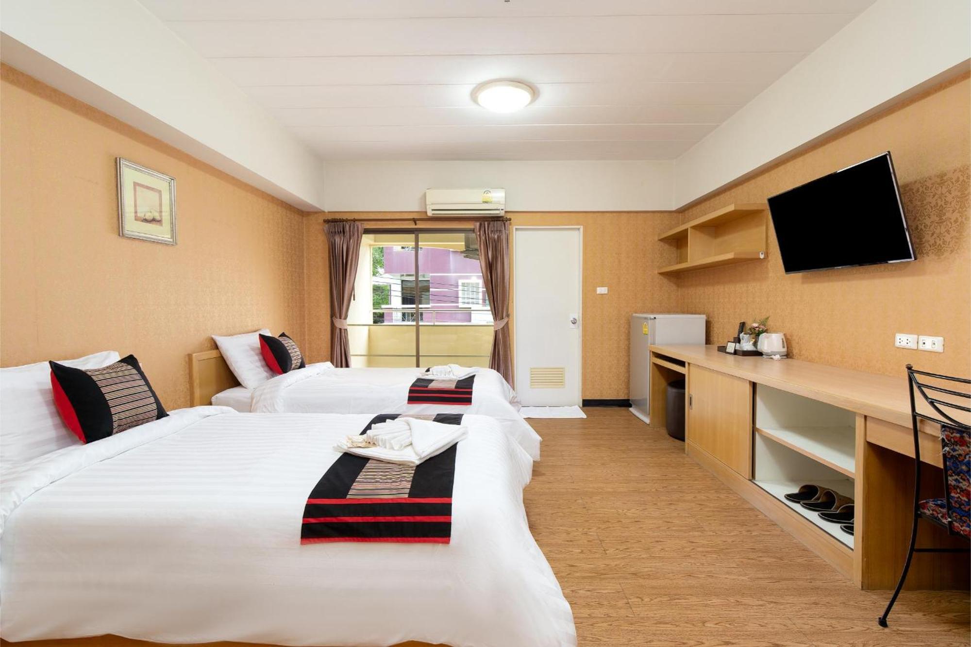 P-Park Hotel Bangkok Bagian luar foto
