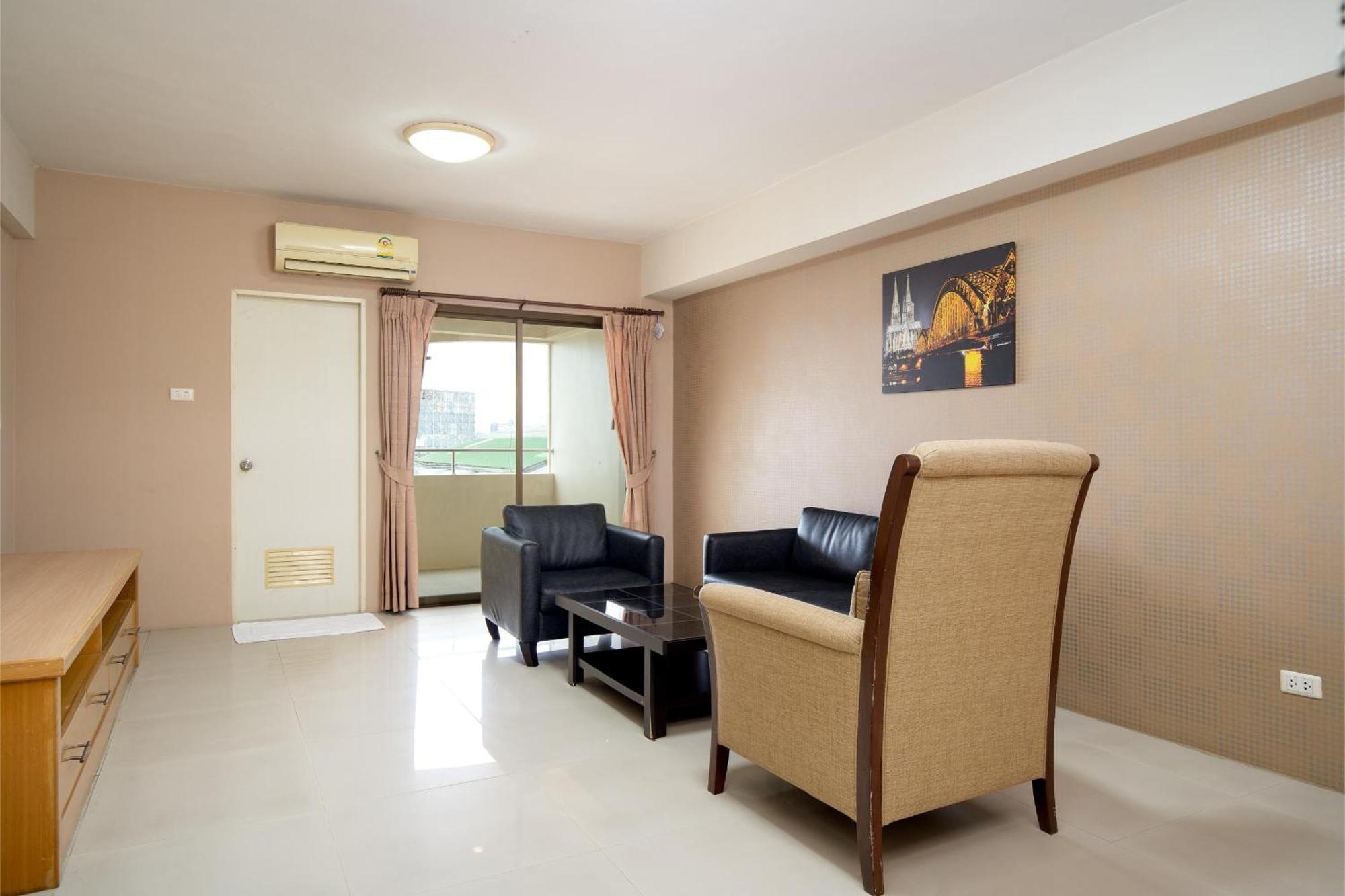 P-Park Hotel Bangkok Bagian luar foto