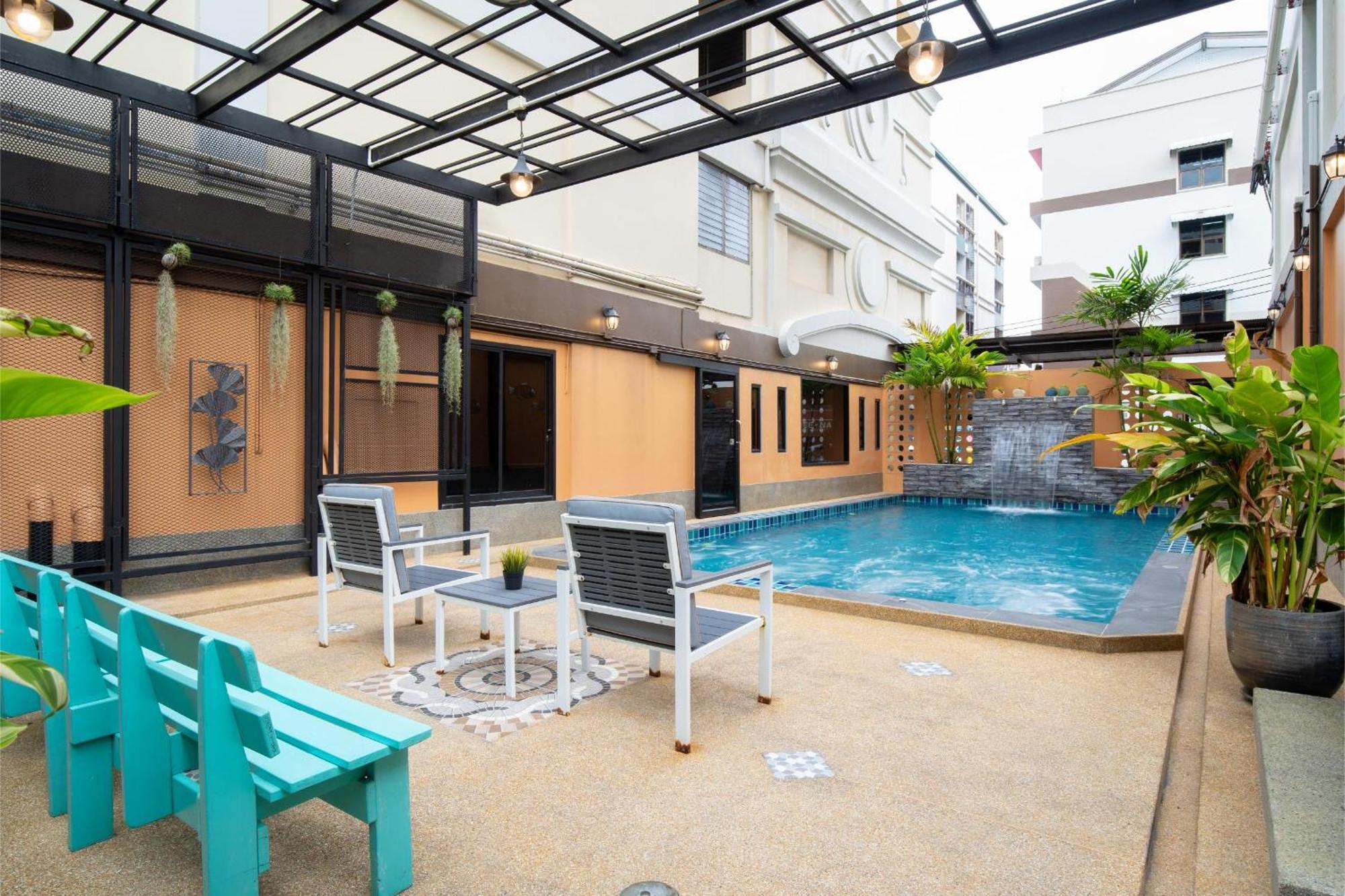 P-Park Hotel Bangkok Bagian luar foto