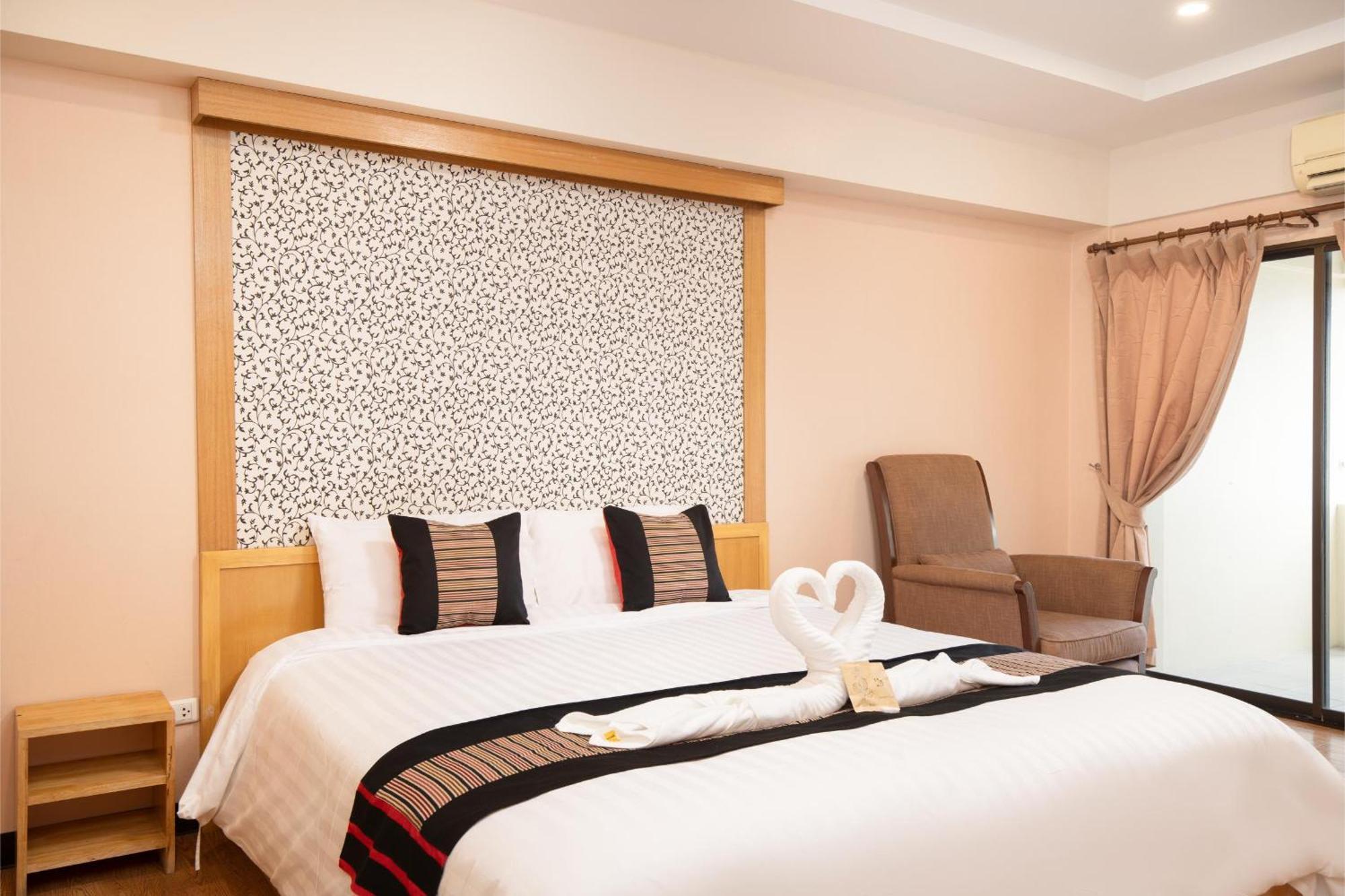 P-Park Hotel Bangkok Bagian luar foto