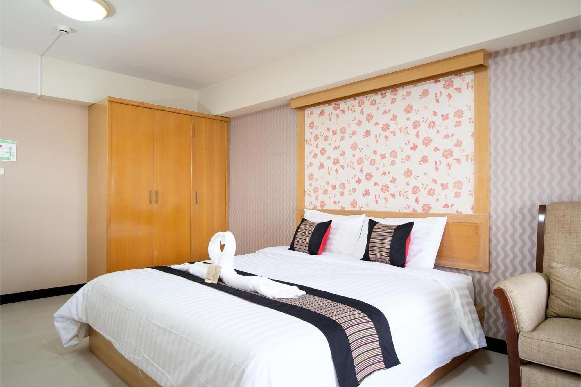 P-Park Hotel Bangkok Bagian luar foto