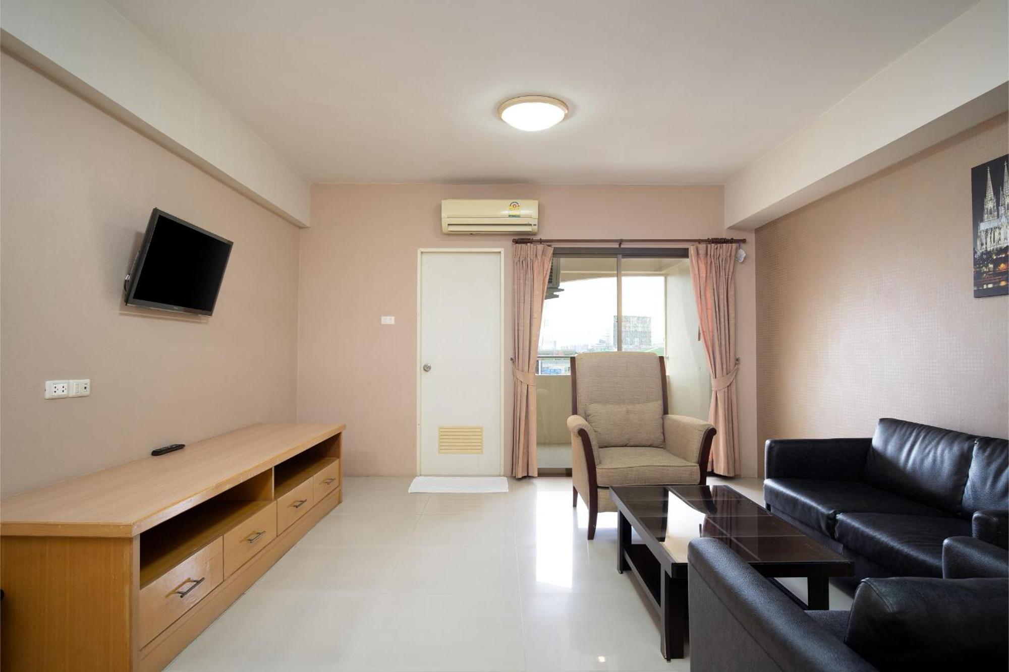 P-Park Hotel Bangkok Bagian luar foto