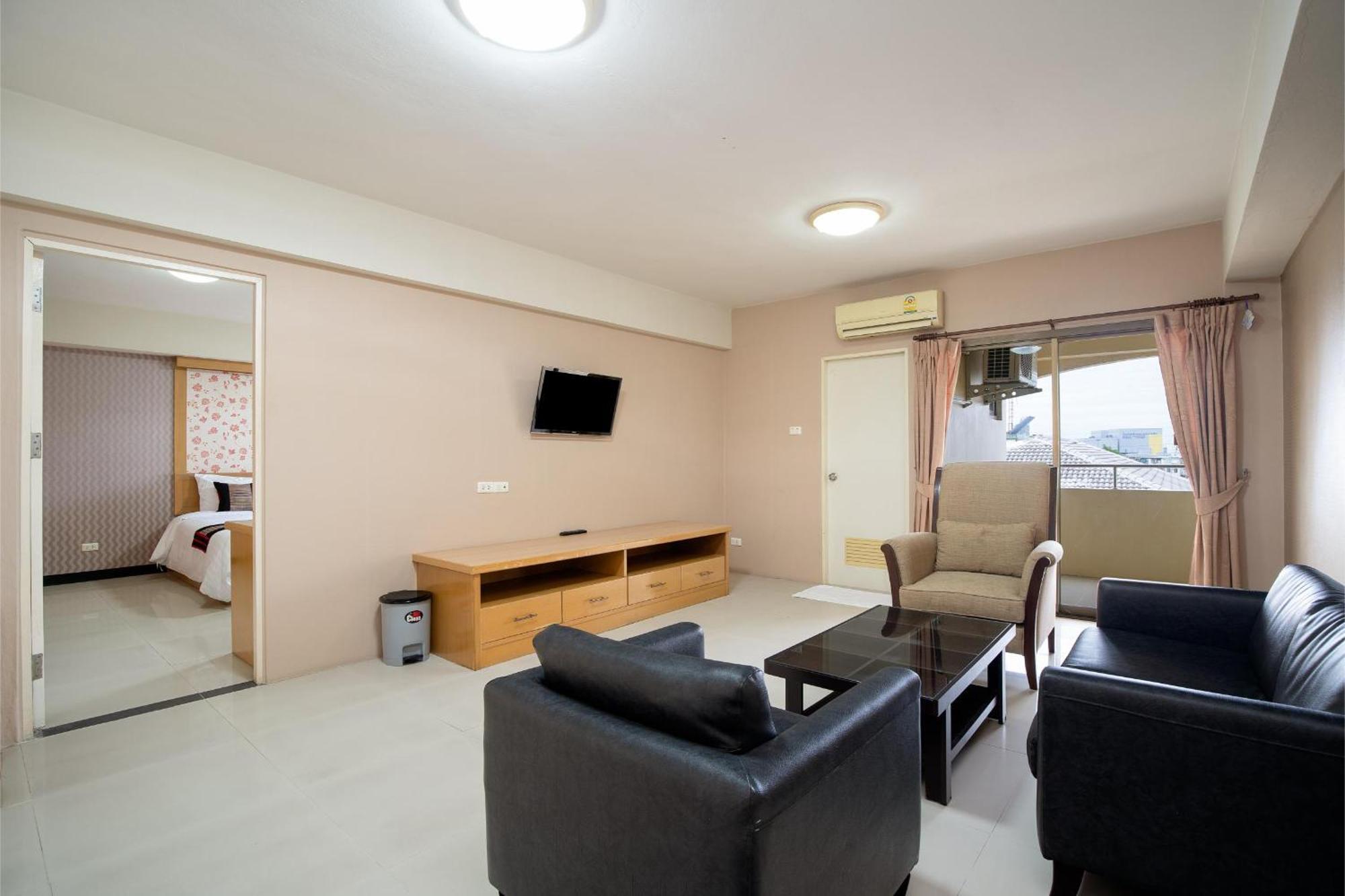 P-Park Hotel Bangkok Bagian luar foto