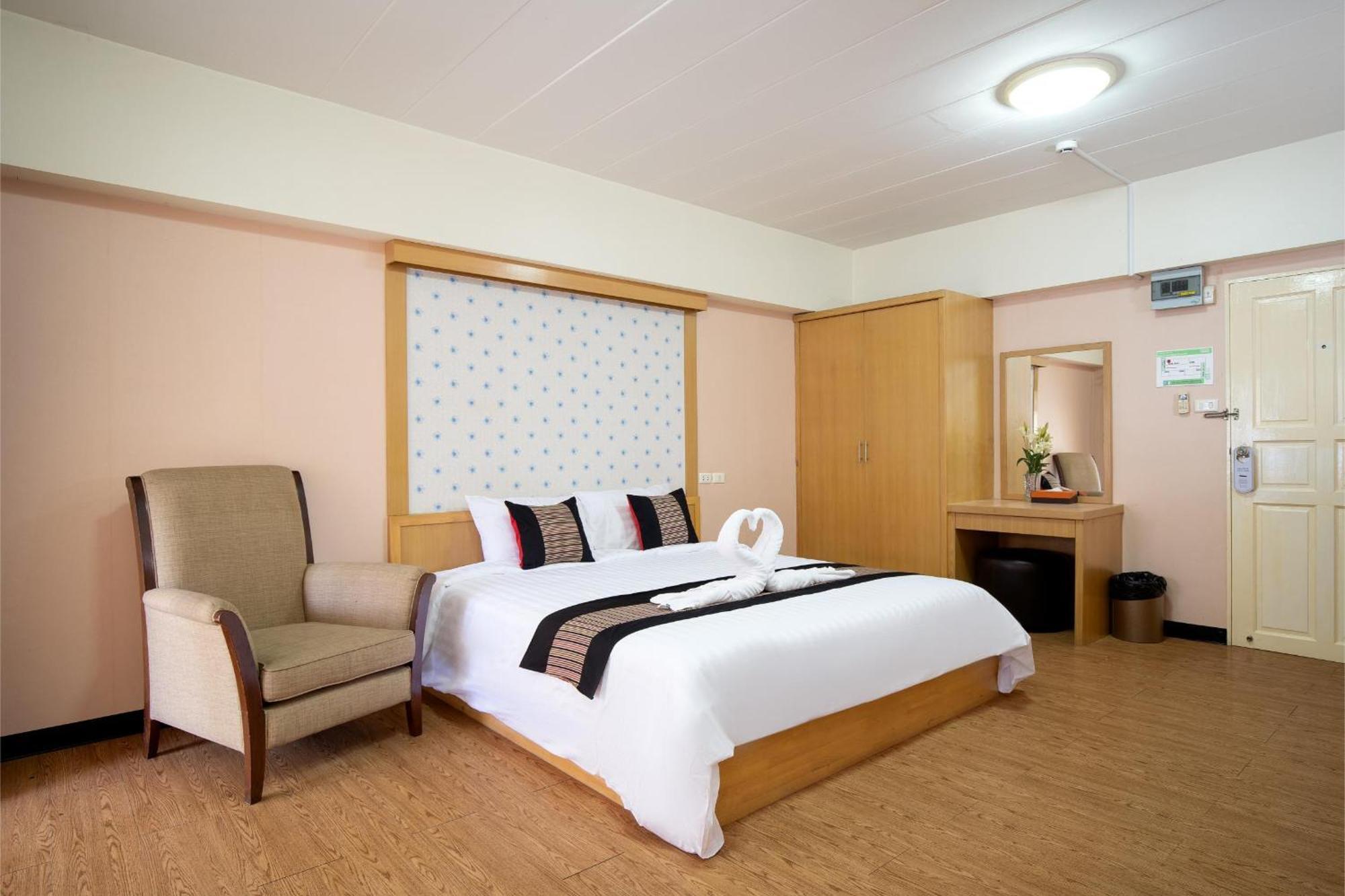 P-Park Hotel Bangkok Bagian luar foto