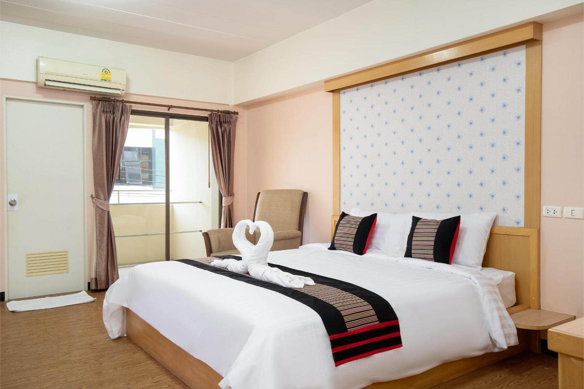 P-Park Hotel Bangkok Bagian luar foto