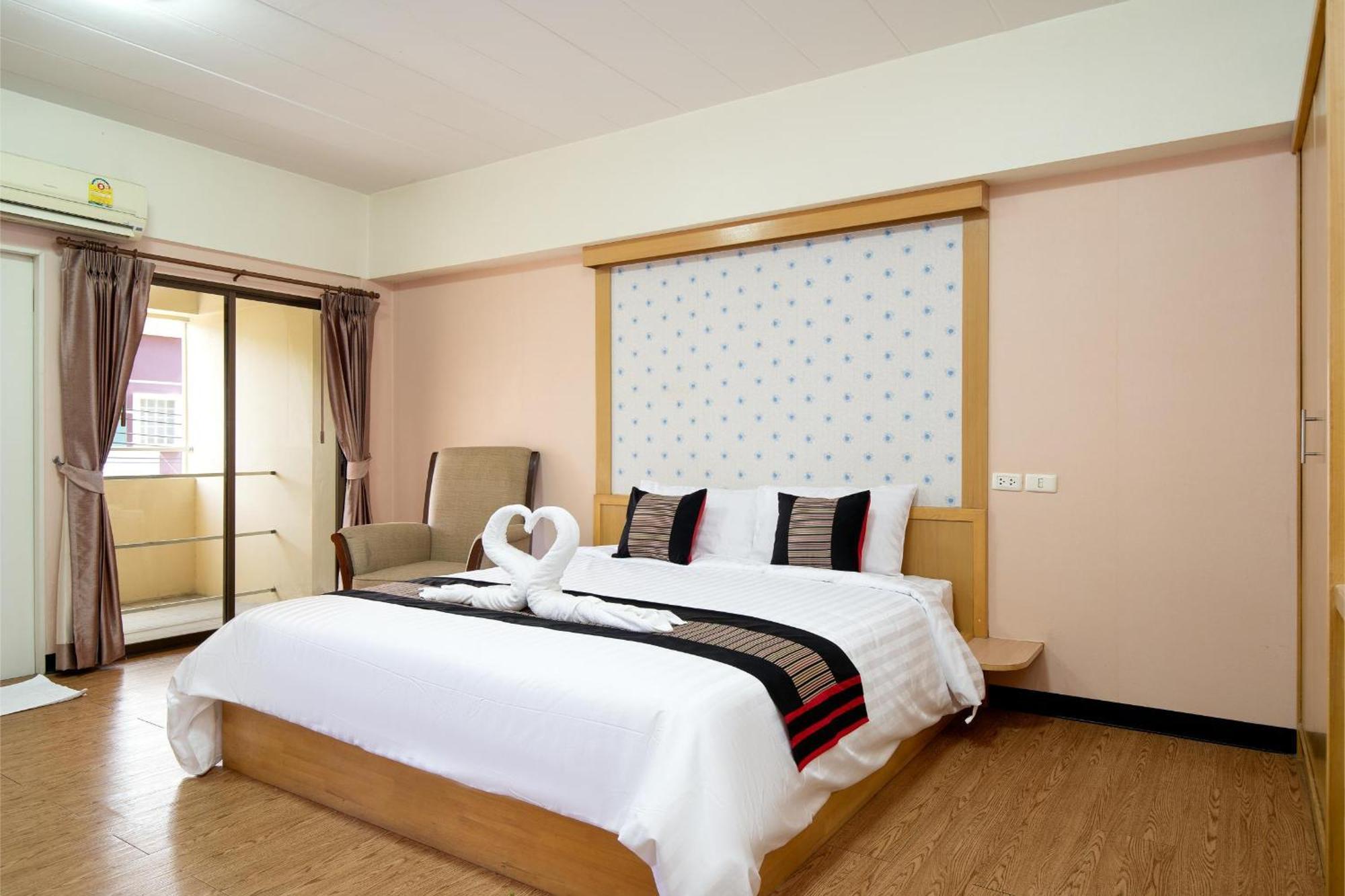 P-Park Hotel Bangkok Bagian luar foto