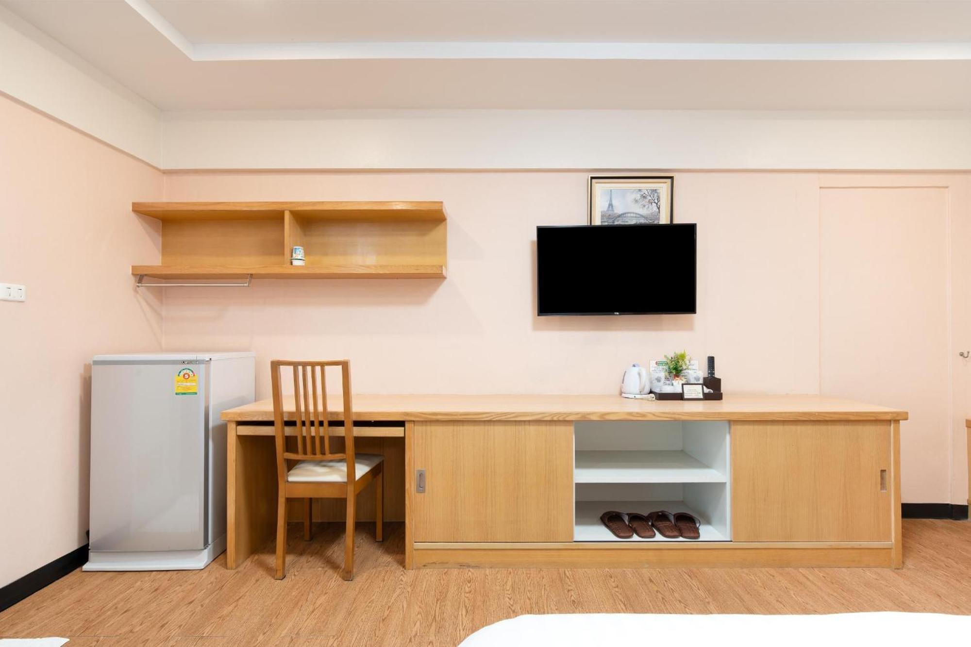 P-Park Hotel Bangkok Bagian luar foto