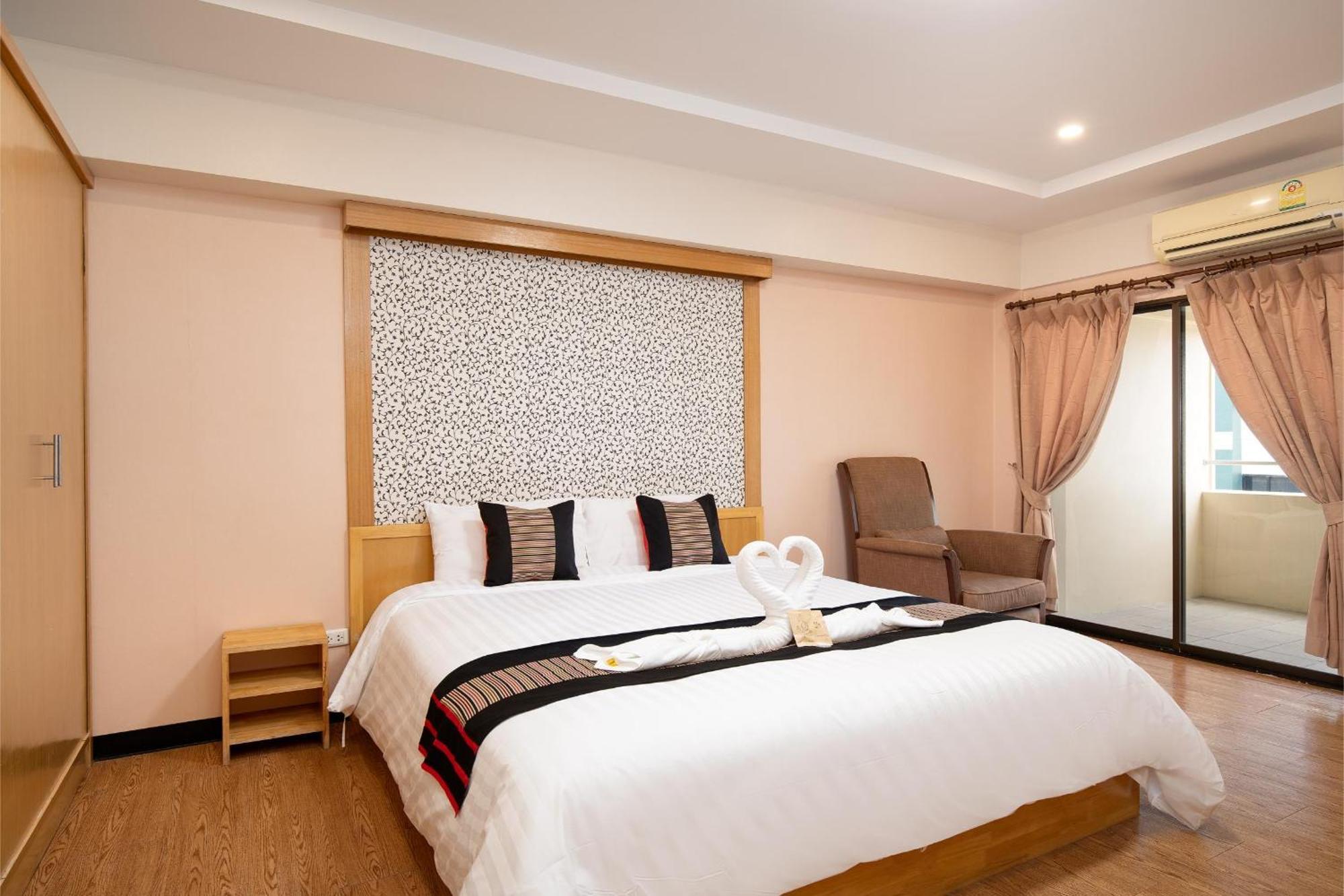P-Park Hotel Bangkok Bagian luar foto