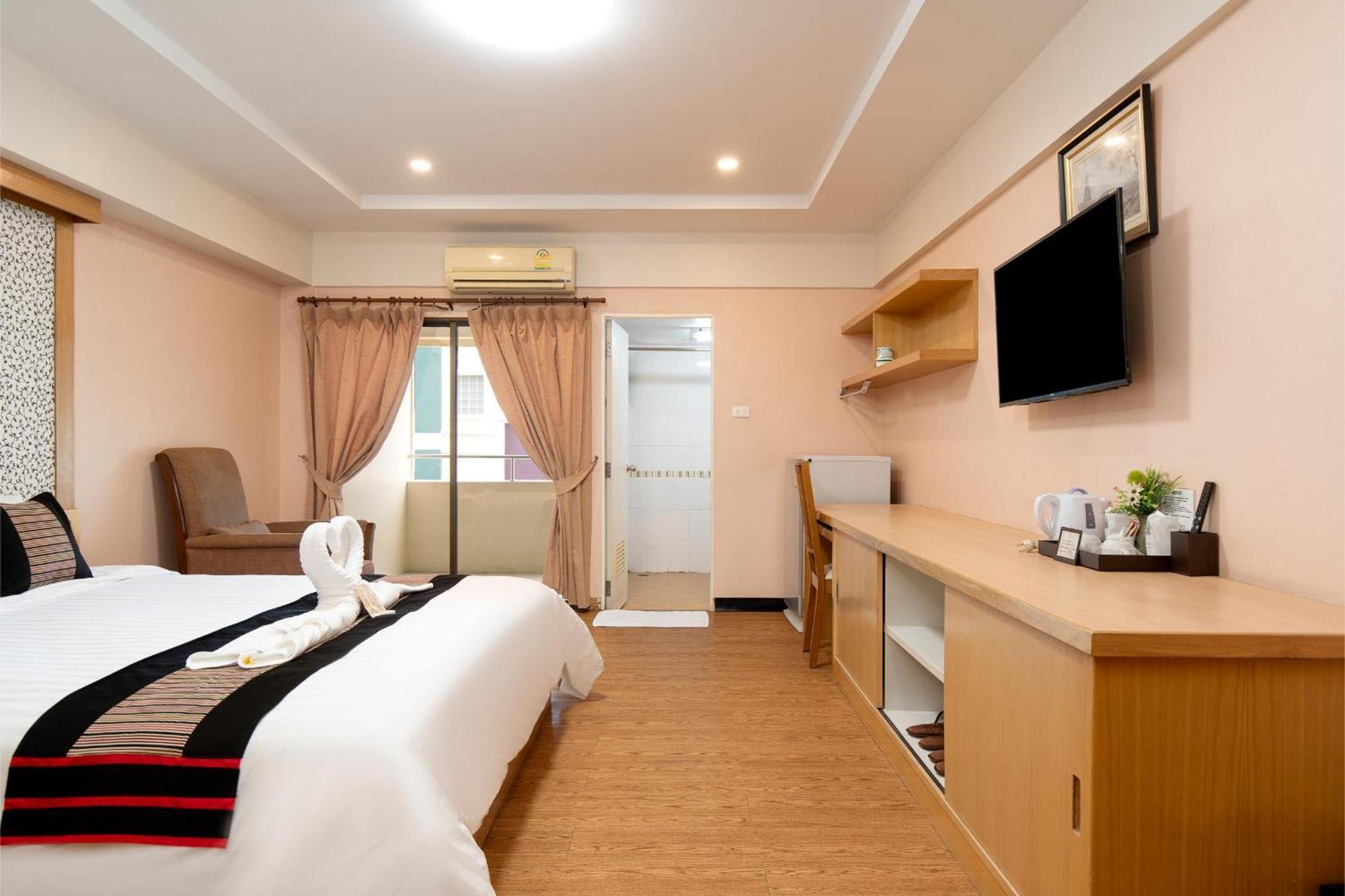 P-Park Hotel Bangkok Bagian luar foto