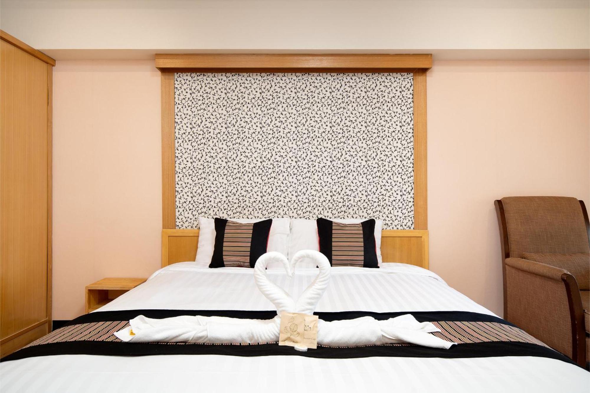 P-Park Hotel Bangkok Bagian luar foto