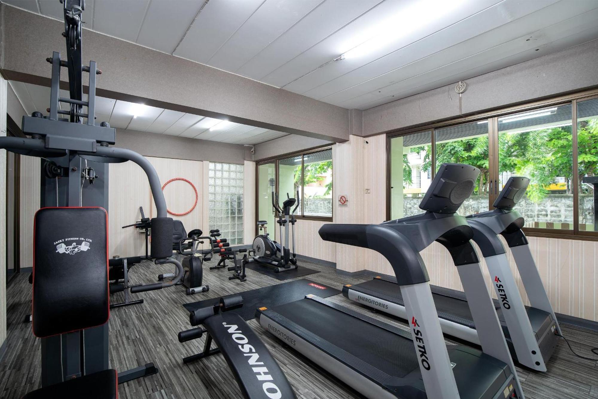 P-Park Hotel Bangkok Bagian luar foto