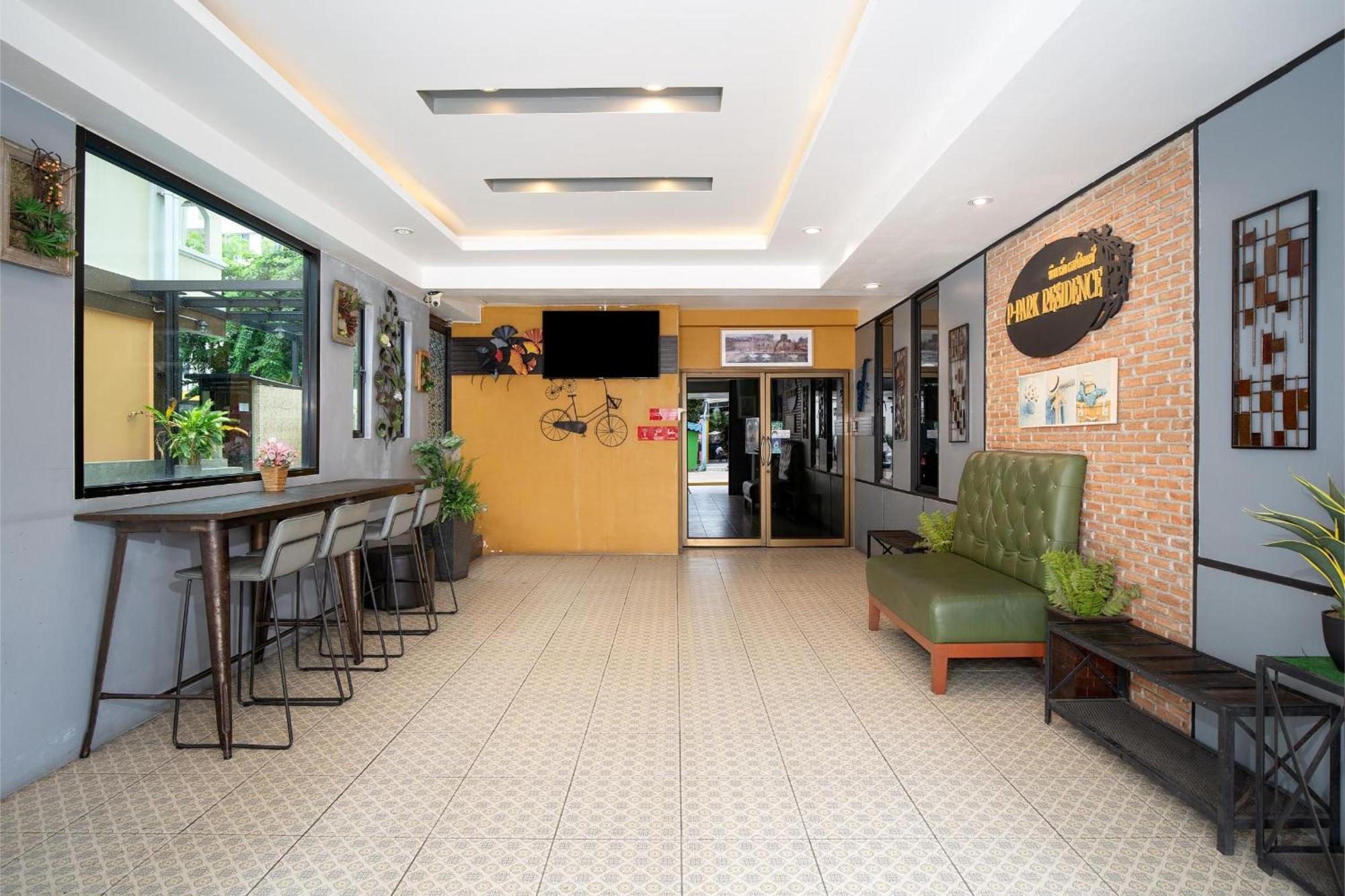 P-Park Hotel Bangkok Bagian luar foto