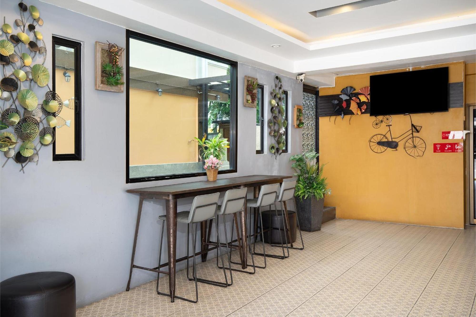 P-Park Hotel Bangkok Bagian luar foto